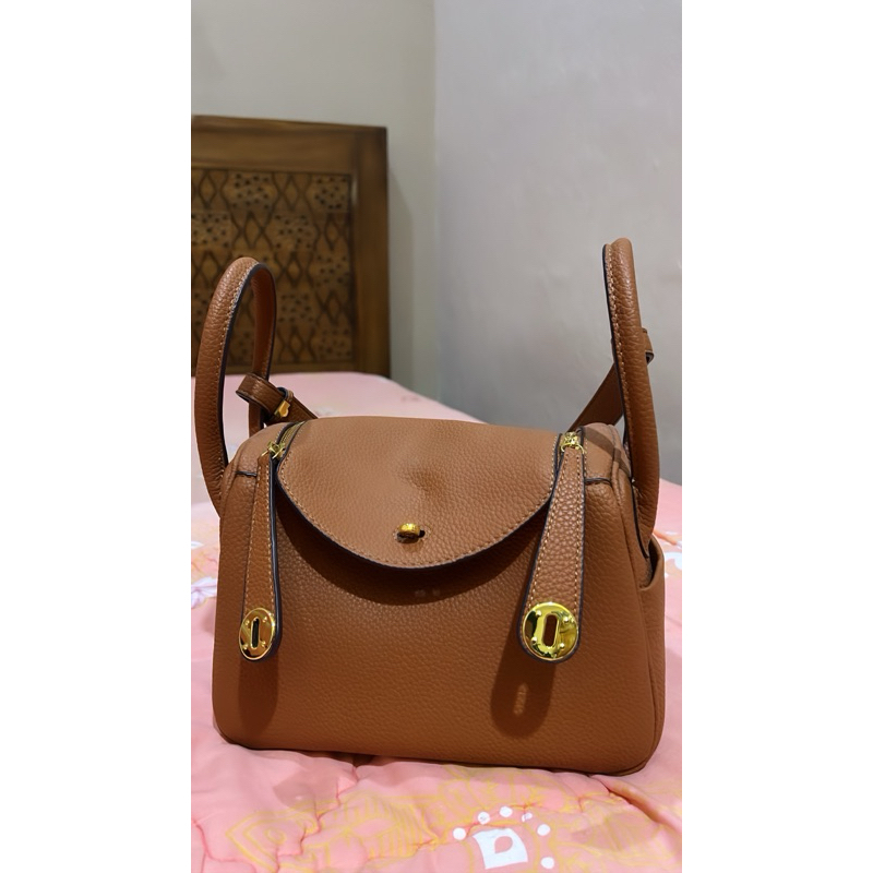 SOLD Lindy Caramel (no brand)