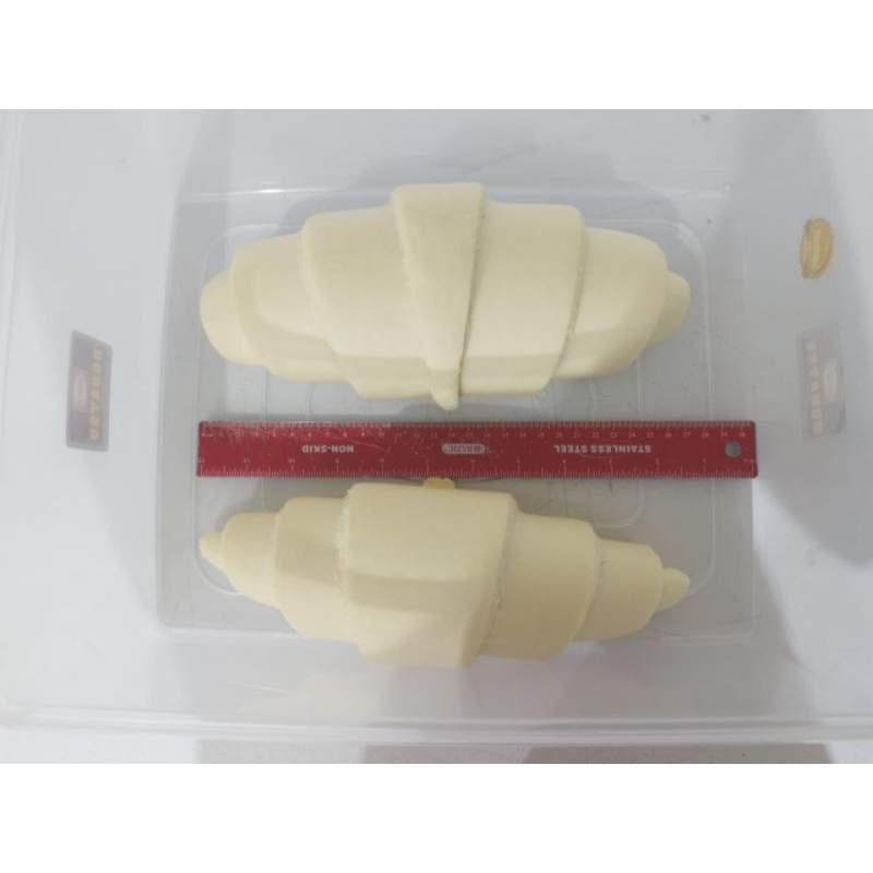 

Giant Croissant 250gr