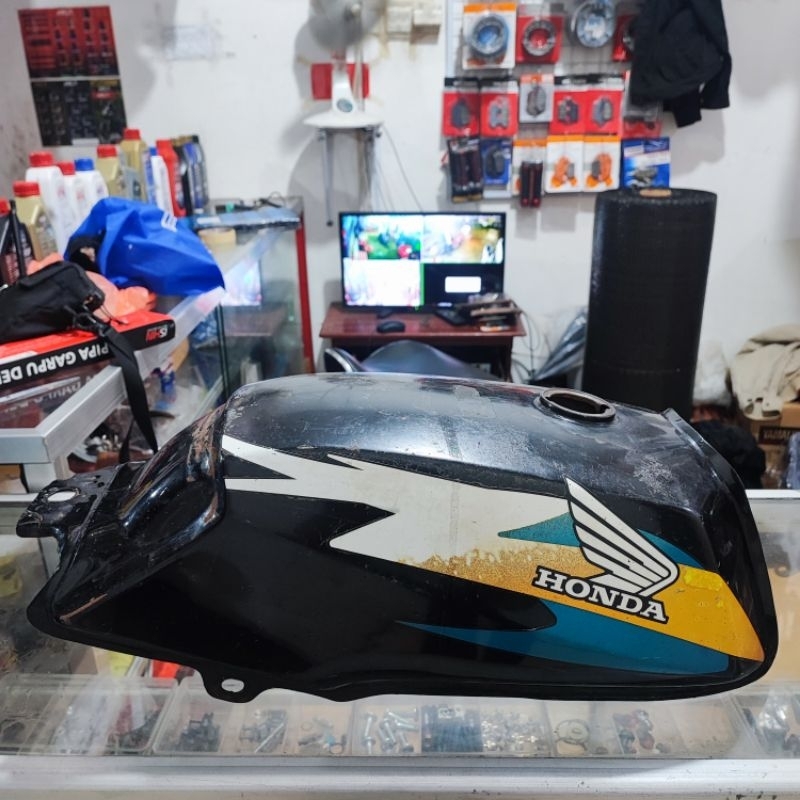 TANGKI BENSIN HONDA WIN ORIGINAL (BEKAS)