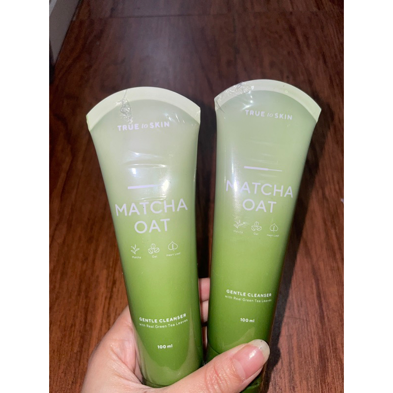 TRUE TO SKIN MATCHA OAT FACE WASH