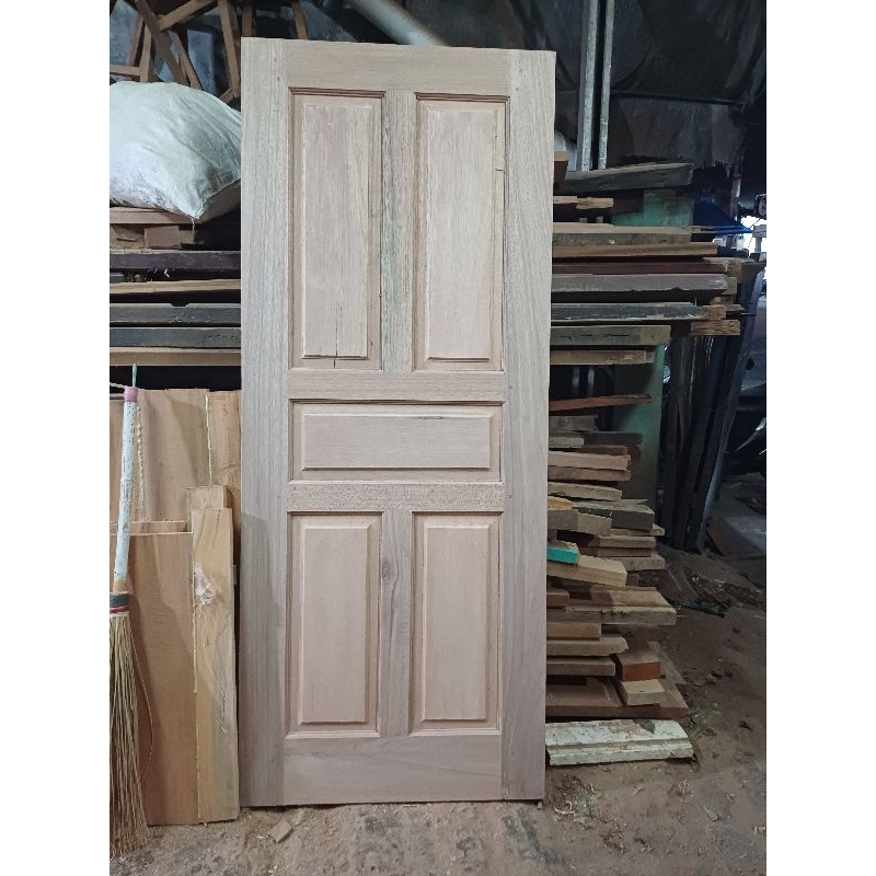 daun pintu kayu meranti