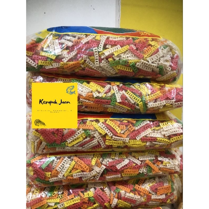 

Kerupuk Kepang / Kerupuk Tangga Cap Pandawa 5 KG / 1 Bal