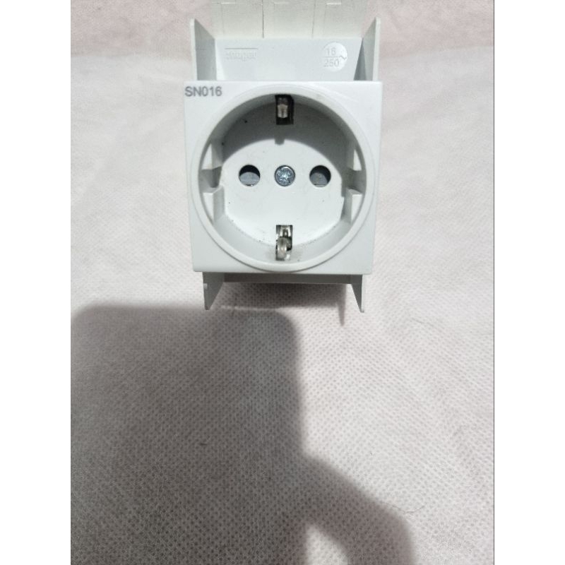 Stop Kontak Din Rail SN016 Hager