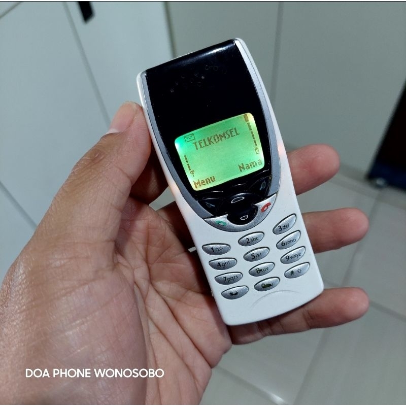 NOKIA 8210