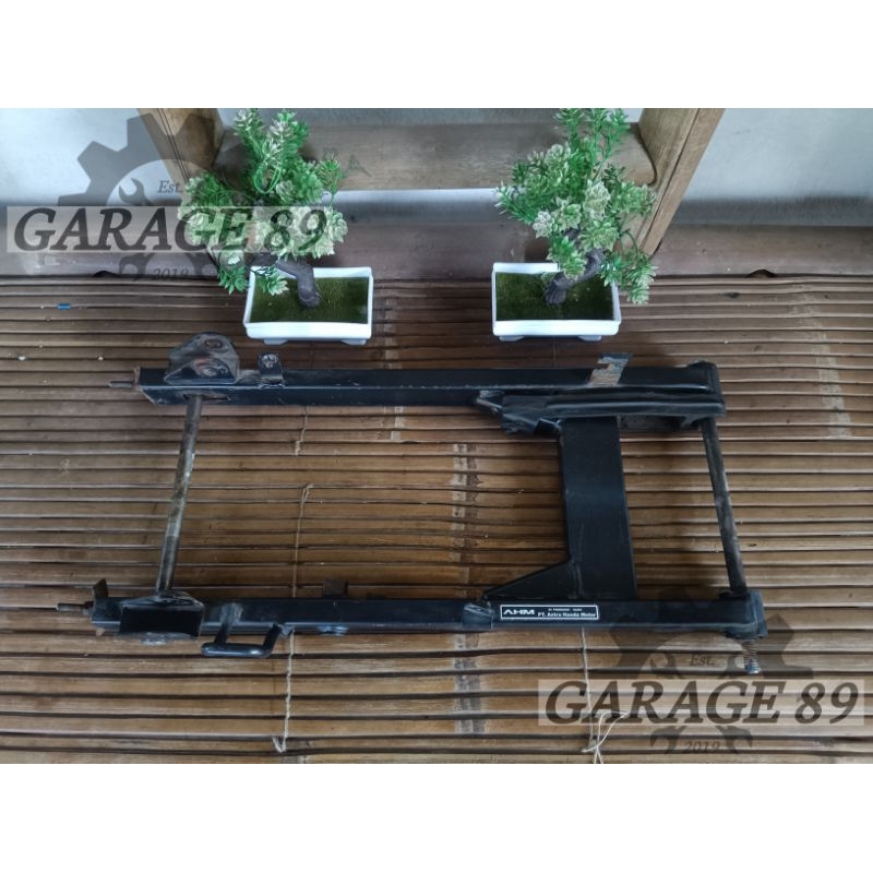 Swing arm arem Aram sasis belakang lengan ayun Honda Supra x 125 helm in helmin fi injeksi double di