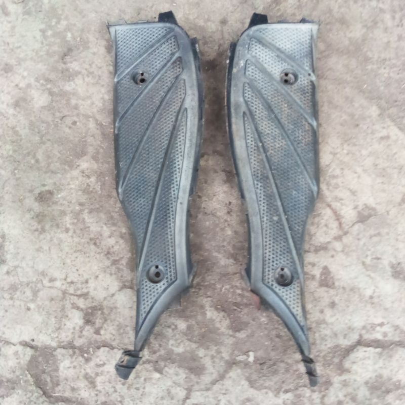 bordes dek injakan pijakan kaki suzuki skywave ori