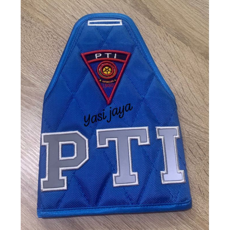 Ban lengan PTI satpol pp