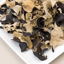 

JAMUR KUPING HITAM PUTIH - DRIED BLACK WHITE FUNGUS - O PEK BO NI