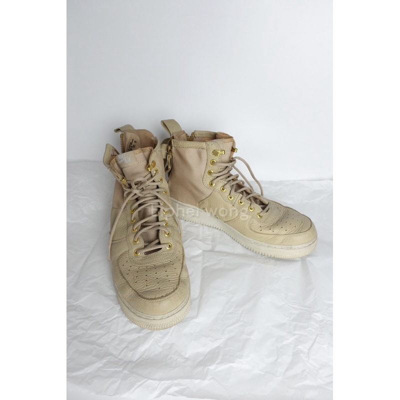 NIKE SF AIR FORCE 1 MID BOOTS