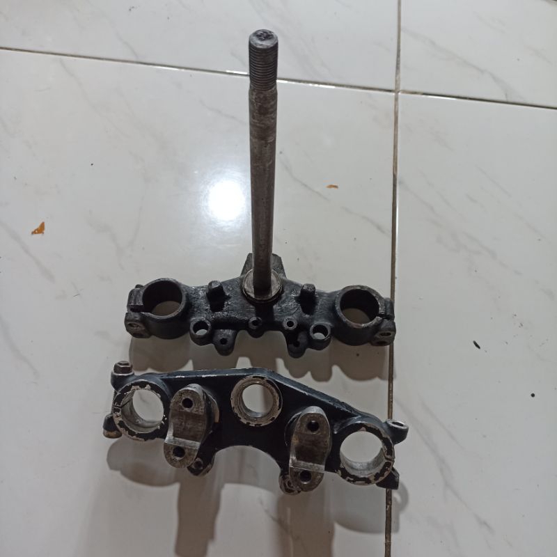 T segitiga atas bawah shockbreaker depan jialing JH 125 pnp Honda XL 125