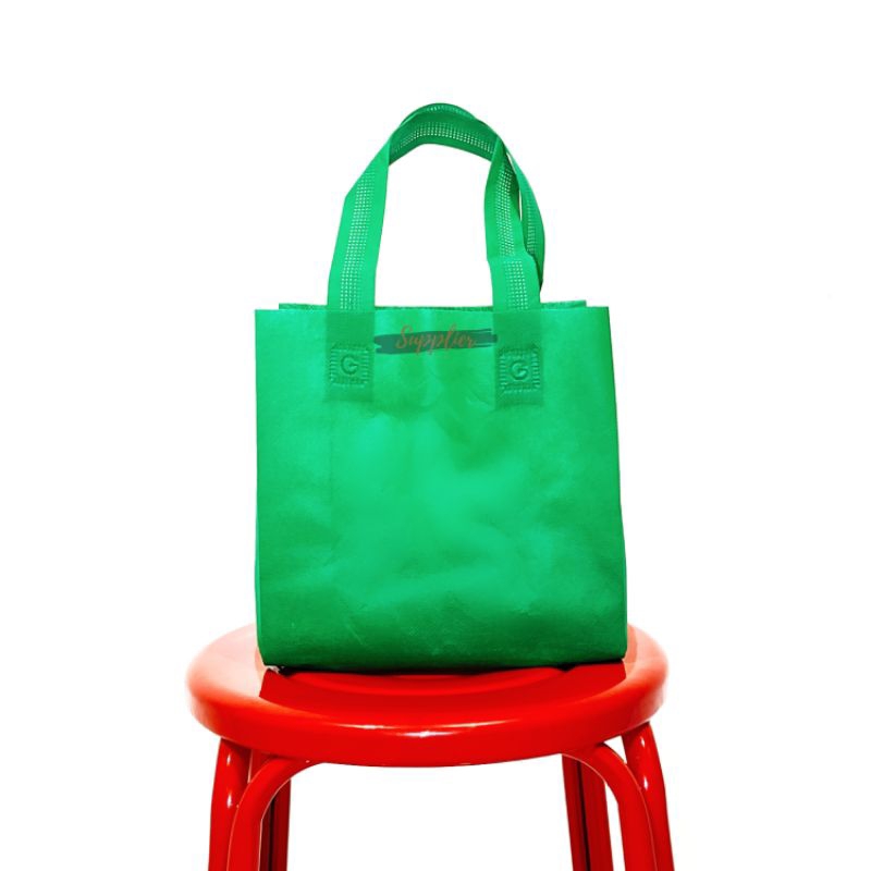 

goodie bag tas 20x25 spunbond lipat samping isi 12pcs