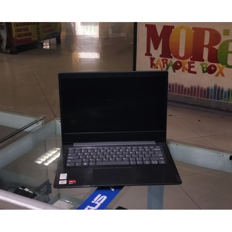 Lenovo V14 Ada Amd athlon Gold 3150U Ram 12Gb/Ssd 256Gb