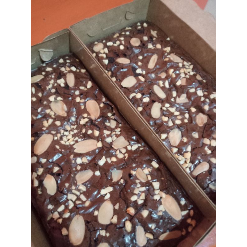 

Brownies Fudgy Coklat Lumer Meleleh Lembut 22x11x4 Original