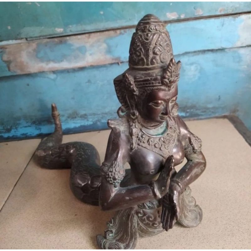 Patung Nyi  Blorong Bahan kuningan Hitam Antik