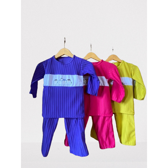 One Set Anak Perempuan Hornet Smile Knit Terbaru