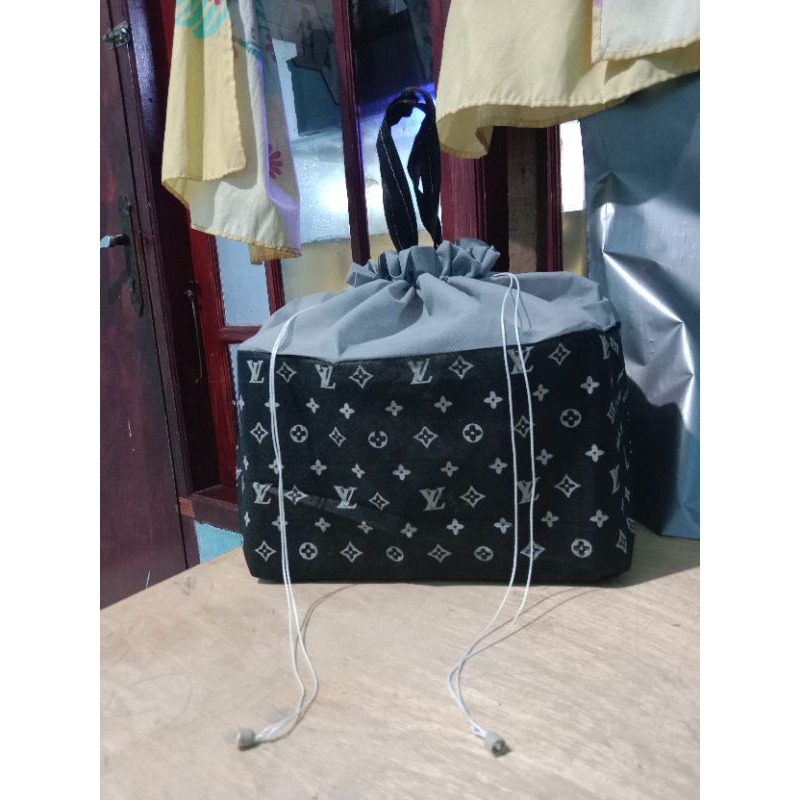 tas jahit , tas akikah, syukuran, besek, walimahan edisi LV dan Gucci isi 12 pcs size 22x22
