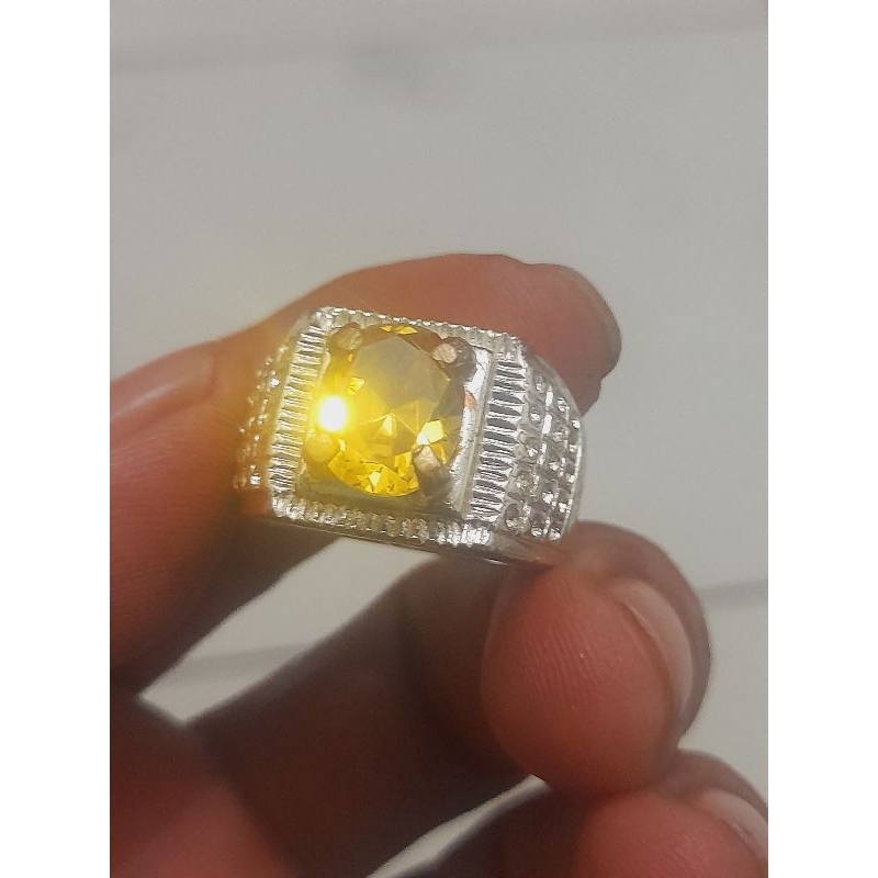 Batu permata yelow safir