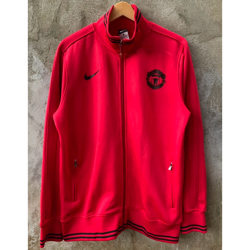 Jaket Tracktop Nike Manchester United Second Thrift