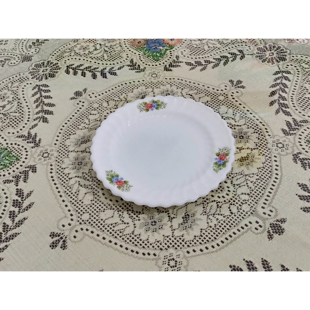Piring Keramik Premium:  Kecil Putih Motif Bunga Diameter 17,5cm. BERAT 288gr