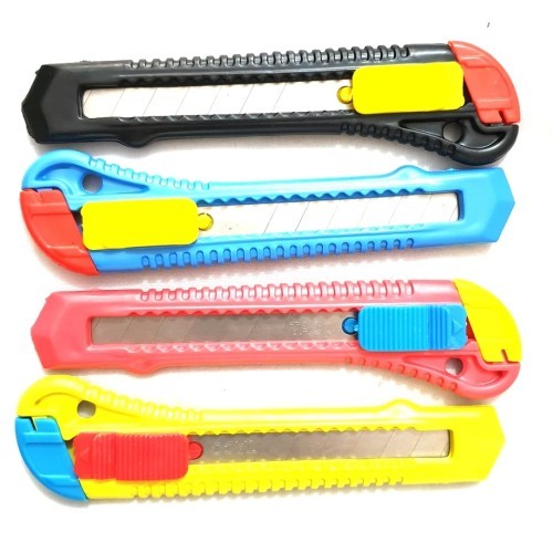 

CUTTER / PEMOTONG KERTAS / CUTTER BESAR / PISAU CUTTER TACO CT88