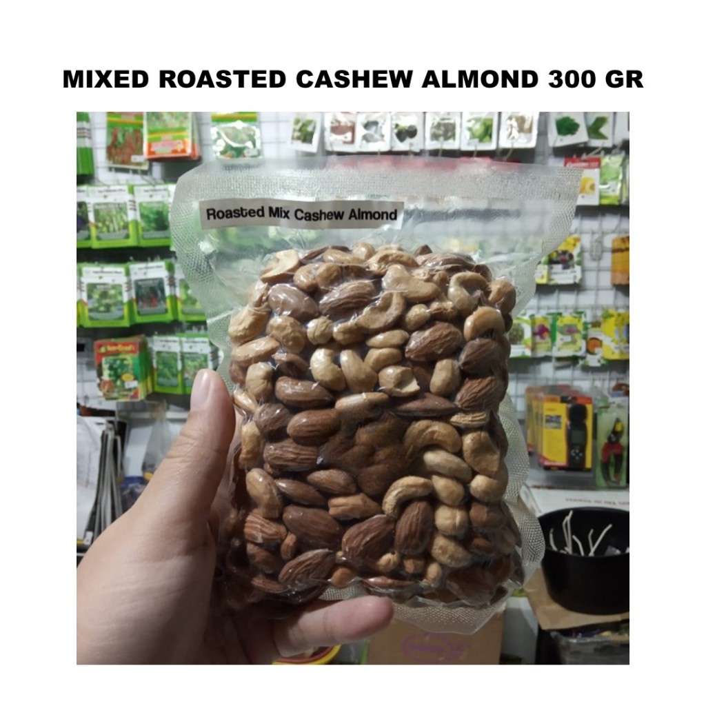 

Mixed Roasted Cashew Almond Kacang Mede Mete Almon Panggang 300 gram