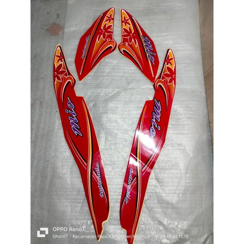 Striping stiker body kanan kiri list body full set Yamaha Mio sporty 2004 2005 kembang bunga merah