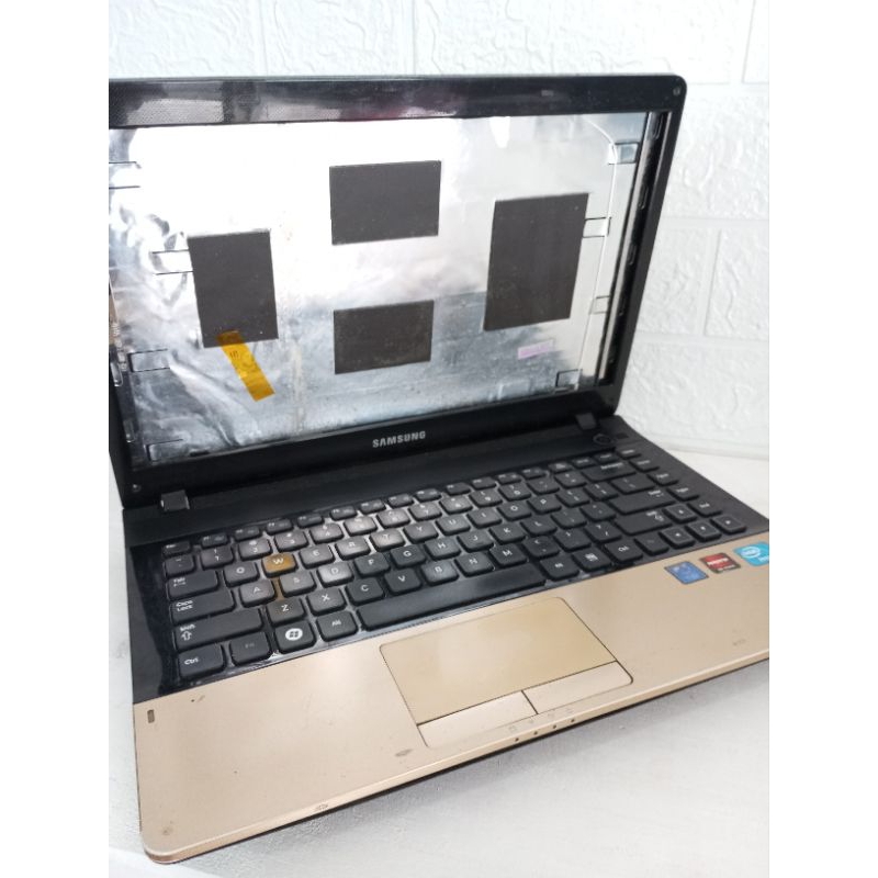 CASING SAMSUNG NP300E42