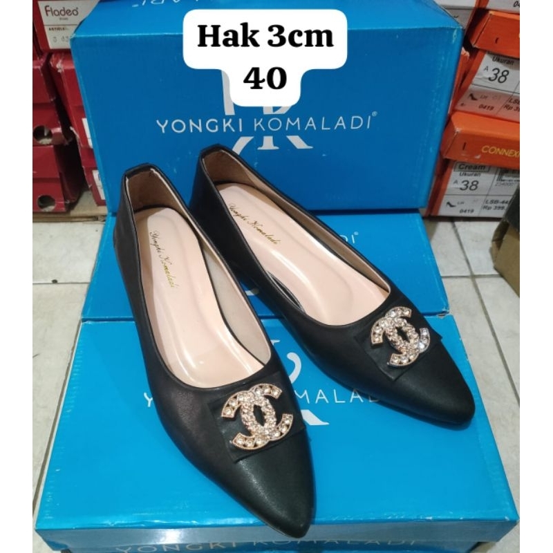 (WAJIB TANYA STOK) Sepatu pantofel wanita yongki komaladi size 40