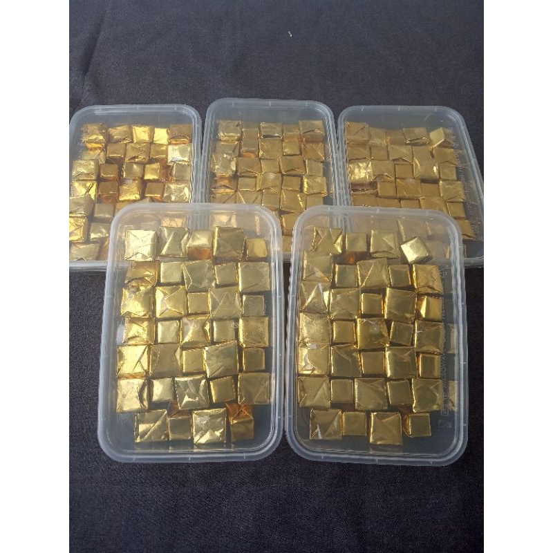 

coklat kiloan piramid | leburan coklat SQ