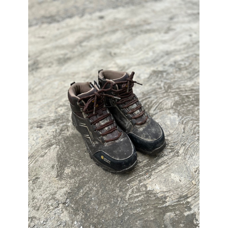 Sepatu gunung second original kolon global