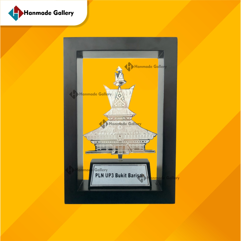 Plakat Souvenir Kayu Rumah Adat PLN UP3 Bukit Barisan