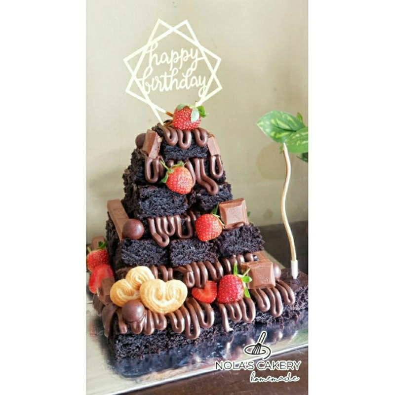 

Brownies Tower Premium (kue ultah)