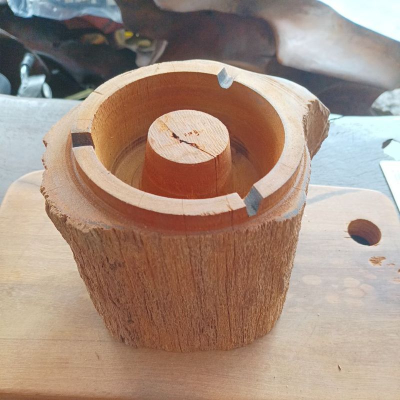 Asbak Kayu Ulin motif natural / Kayu Belian / Kayu Besi