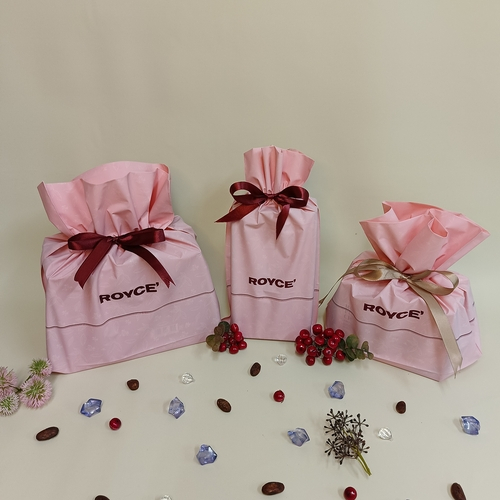 

Gift wrapping ROYCE' CHOCOLATE