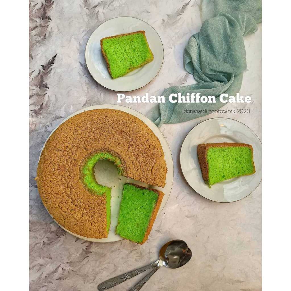 

Chiffon Cake Pandan, Cokelat, dan Mix Topping (Kue Bolu Sifon)