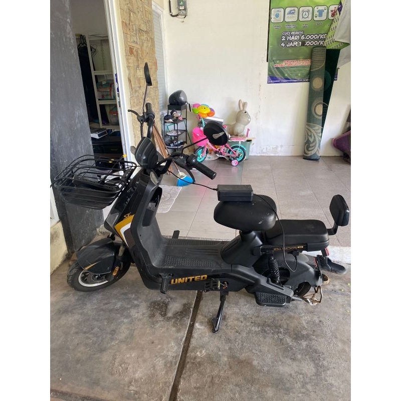 SEPEDA LISTRIK UNITED SALVADOR SE (SECOND)