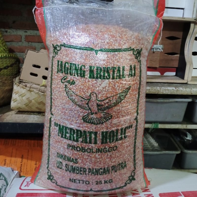 

Jagung Kristal merk Holic dan cinta merpati Sekarung/ 1 Sak 25kg