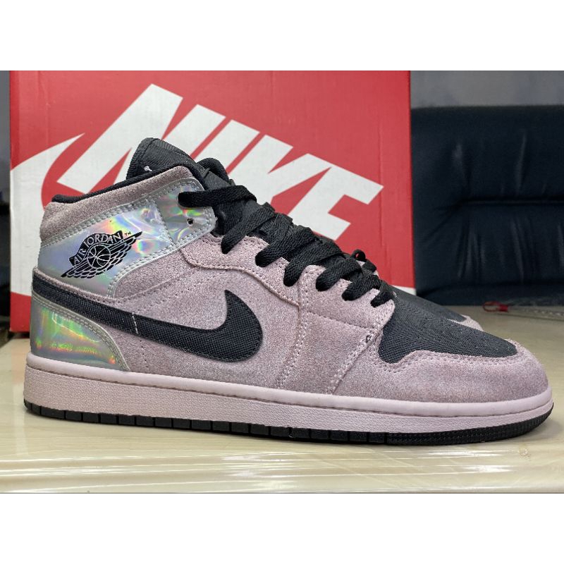 Sepatu Second Atau Preloved Size 40, "AIR JORDAN 1 MID IRIDES-CENT"