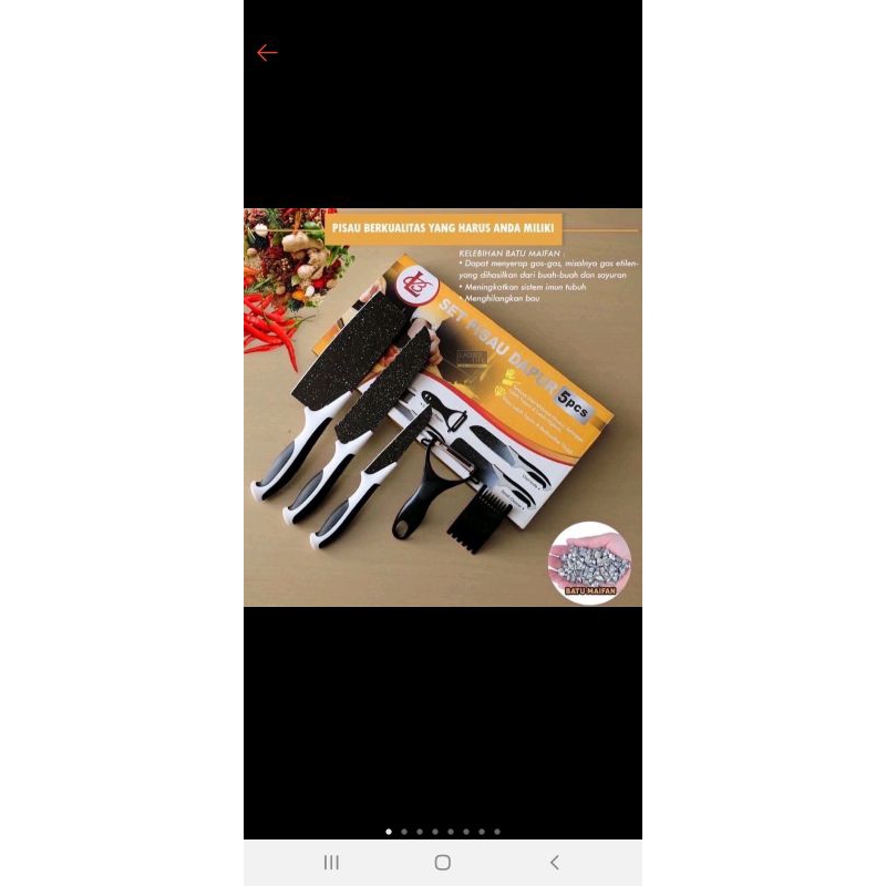 satu set pisau dapur.