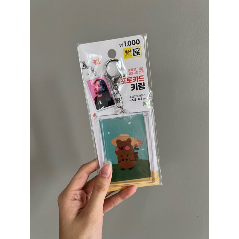 daiso clear photocard holder acrylic