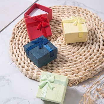 

Kotak Kado Gift Box Ultah Tempat Hadiah Perhiasan Kotak Pita