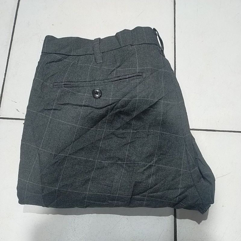 celana bahan Tartan UNIQLO