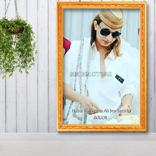 BINGKAI + FOTO HABIB BAHAR BIN SMITH HIASAN DINDING WALLDECOR POSTER KAYU PAJANGAN RUMAH - BIMBIM ST