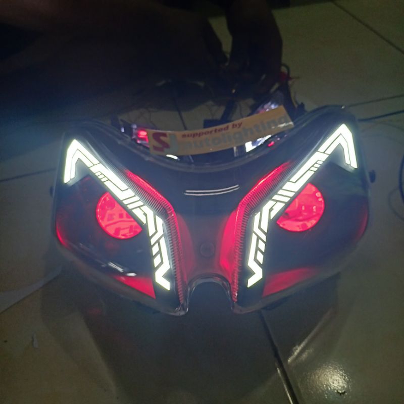 Reflektor Vario 110 karbu custom dan sein runnig