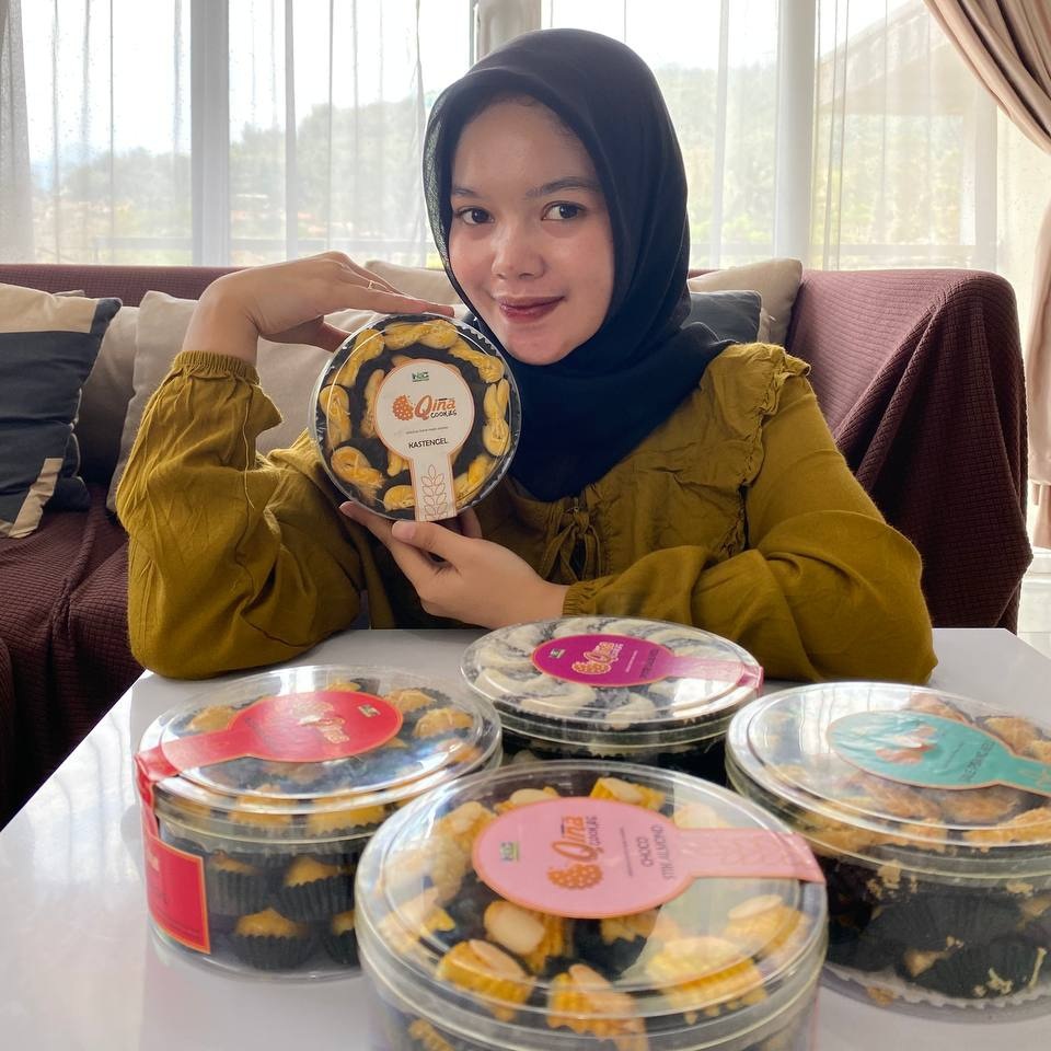 

Kue kering nastar selai nanas topping keju premium