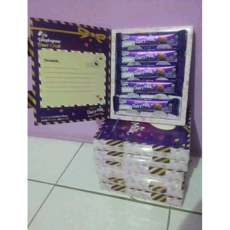 

KODE B63O gift box coklat Cadbury 3grbucket Silverqueen 28grbucket Cadbury 3gr