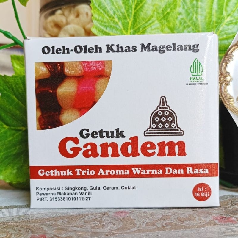 

getuk trio aroma dan rasa khas magelang getuk gandem produk oleh oleh kwalitas premium dengan citarasa istimewa untuk anda yeng menghargai tentang rasa oleh oleh khas magelang yang legendaris lezat manis harum legit dan enak.