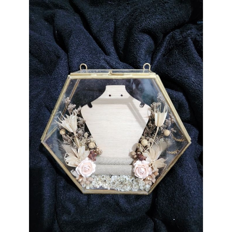 

Preloved | Box Mahar Rustic Aesthetic