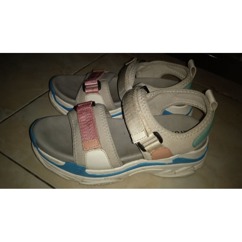 Preloved Sandal Kronikel