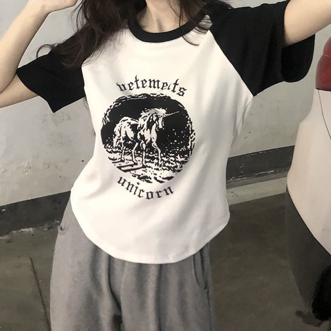 Crop Top Wanita UNICORN Rib (LD 88, P 40)